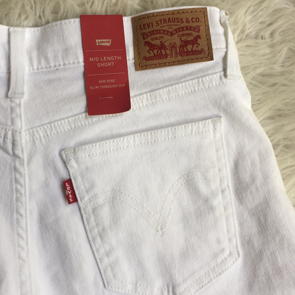 NWT White Levi Shorts